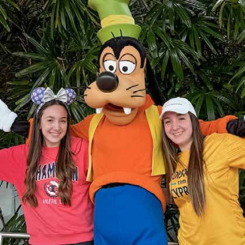 Abraço com Goofy
